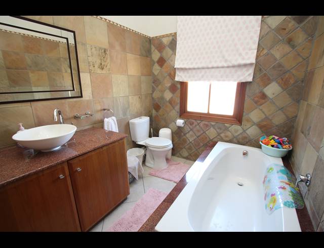 3 BEDROOM HOUSE FOR SALE IN BEDFORD GARDENS